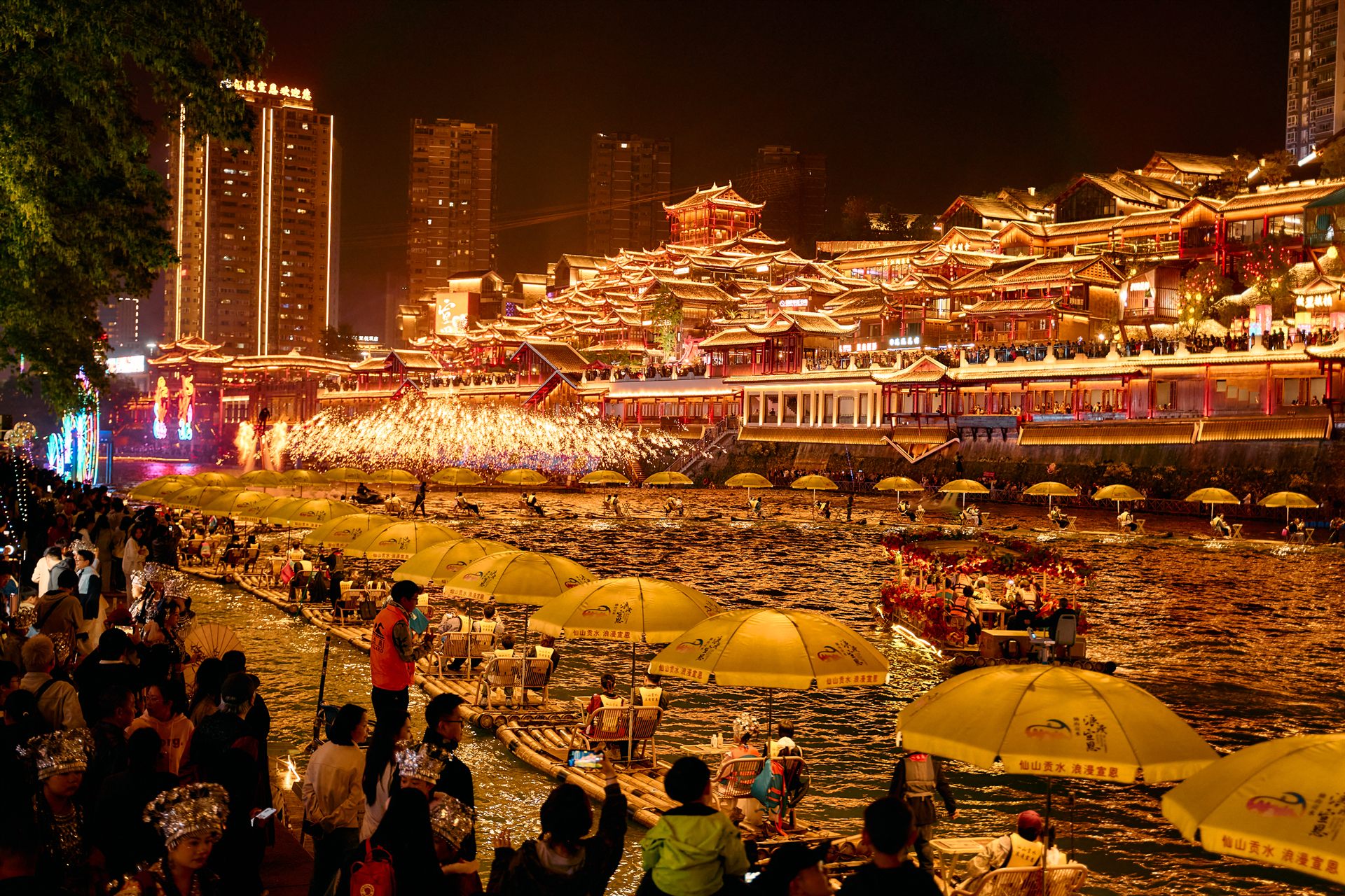 宣恩一河两岸夜景 墨达楼 兴隆老街 城市夜游 灯光秀